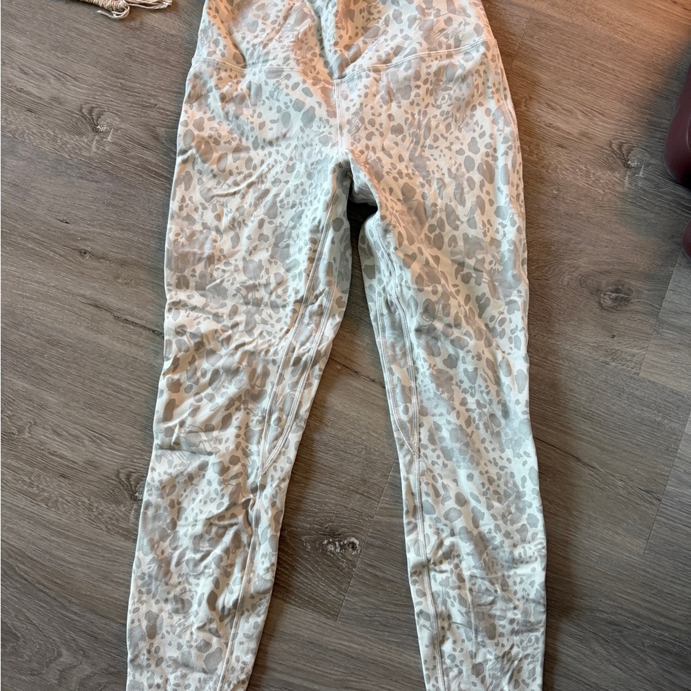 Lulu lemon Align Size 8